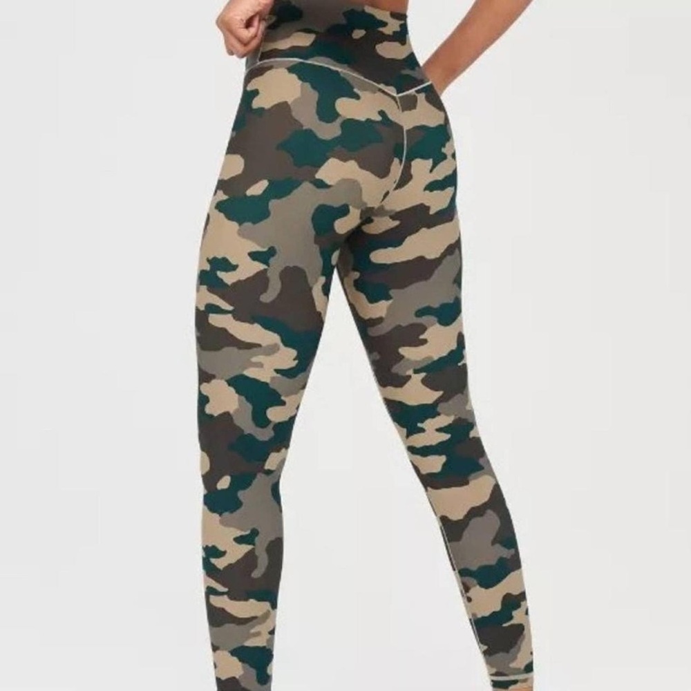 NWOT Aerie Offline Real Me High Waist Crossover 7/8 Camo Leggings - Picture 2 of 6